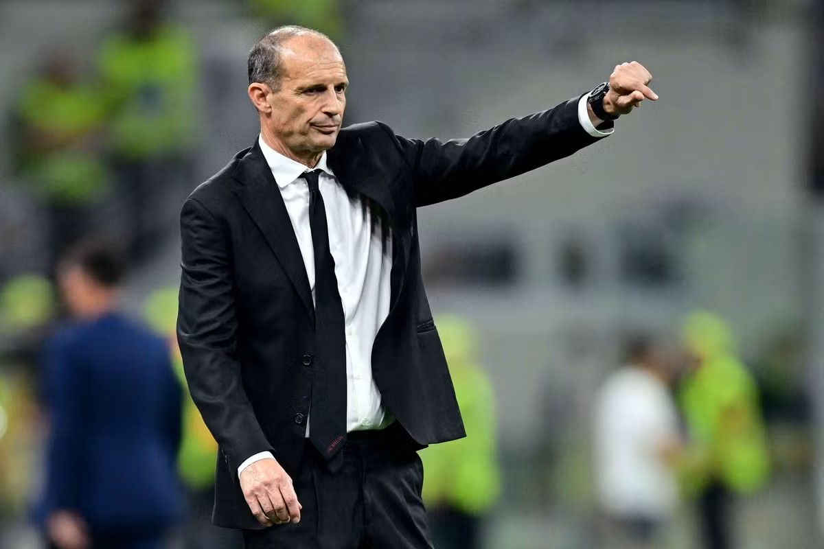 AC Milan sack Allegri after Champions League miss
