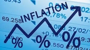 Nigerians shopping at a market as inflation remains above 30% in several states