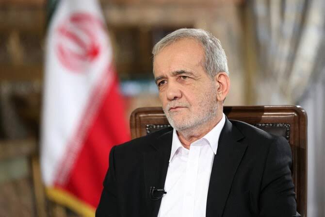 Ships near the Strait of Hormuz as Iran and Oman discuss a new maritime route