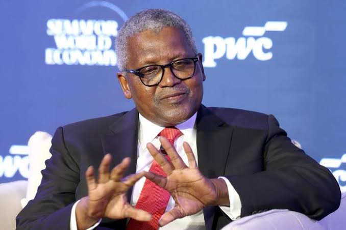 Aliko Dangote at a refinery project event
