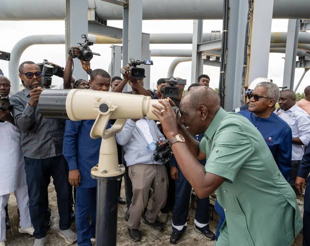 Kenyan President William Ruto tours Dangote Petroleum Refinery in Lagos