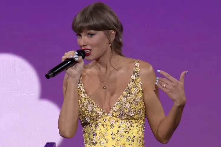 Taylor Swift ahead of her return to the CMA Awards after a 10-year absence