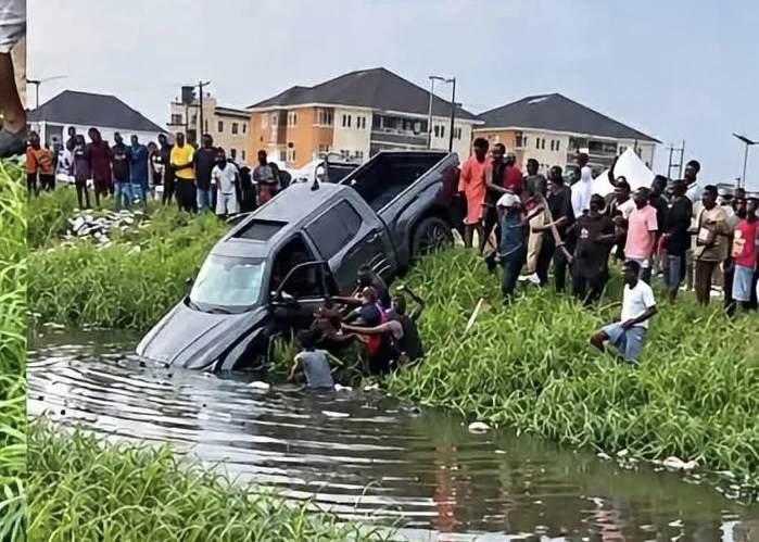 Damaged 2025 Toyota Tundra pickup allegedly driven away from a Lagos car dealership
